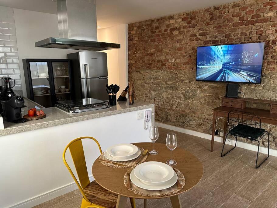 Studio Com Espaco De Trabalho E Ar Condicionado Apartemen *