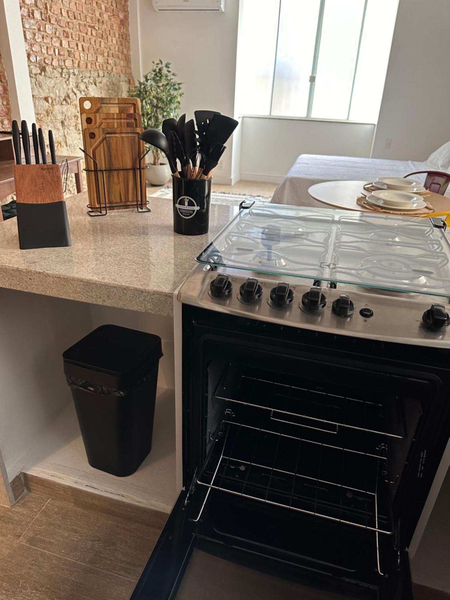 Studio Com Espaco De Trabalho E Ar Condicionado Apartemen *